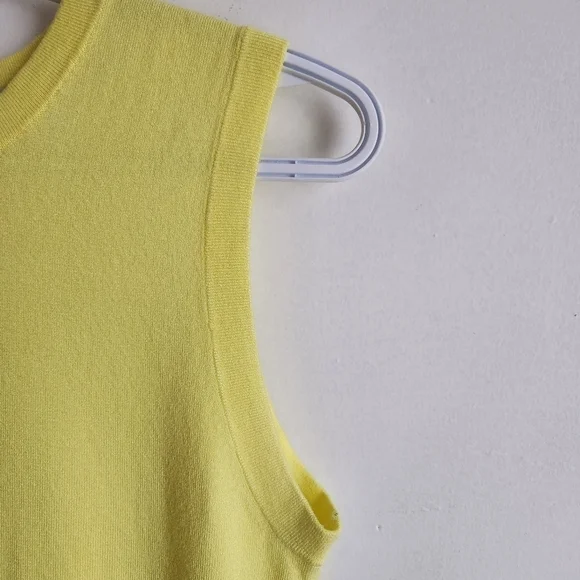 Size S-M Knit Tank Neon color Crew neck Semi-fitted Viscose blend ZARA - Picture 9 of 16